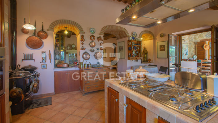 Image No.24-3 Bed Country House for sale