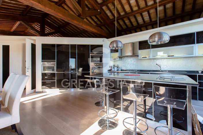 Image No.37-6 Bed Country House for sale