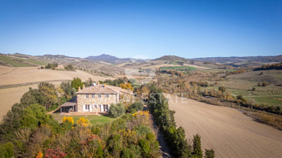 Maison de campagne de 4 chambres à vendre à San Casciano dei Bagni
