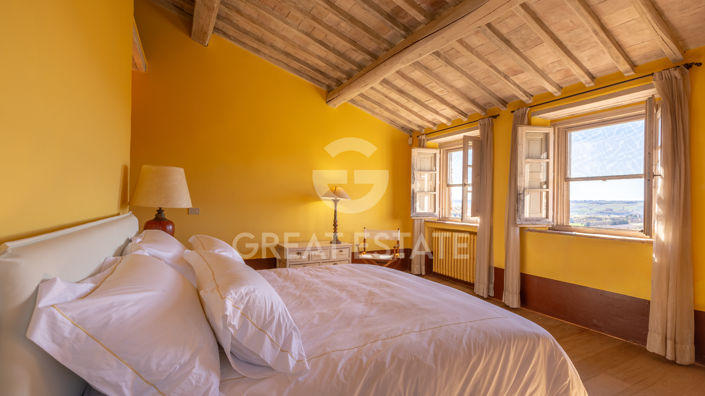 Image No.53-4 Bed Country House for sale