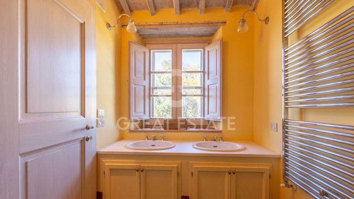 Image No.55-4 Bed Country House for sale