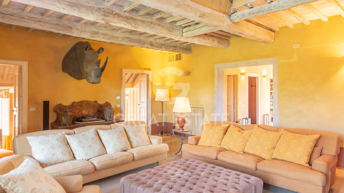 Image No.7-4 Bed Country House for sale