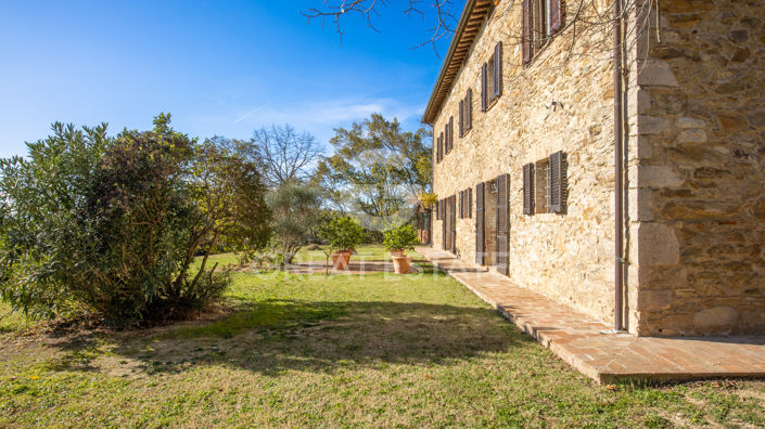 Image No.12-4 Bed Country House for sale