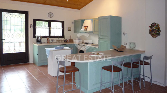 Image No.2-10 Bed Country House for sale