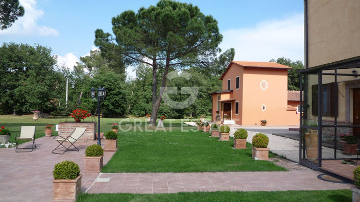 Image No.8-10 Bed Country House for sale