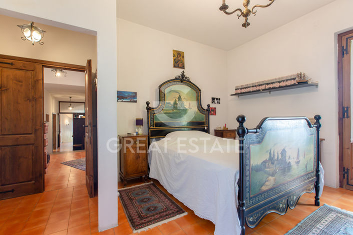 Image No.25-4 Bed Country House for sale