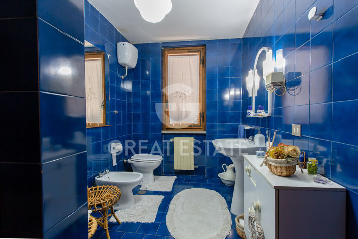 Image No.28-4 Bed Country House for sale