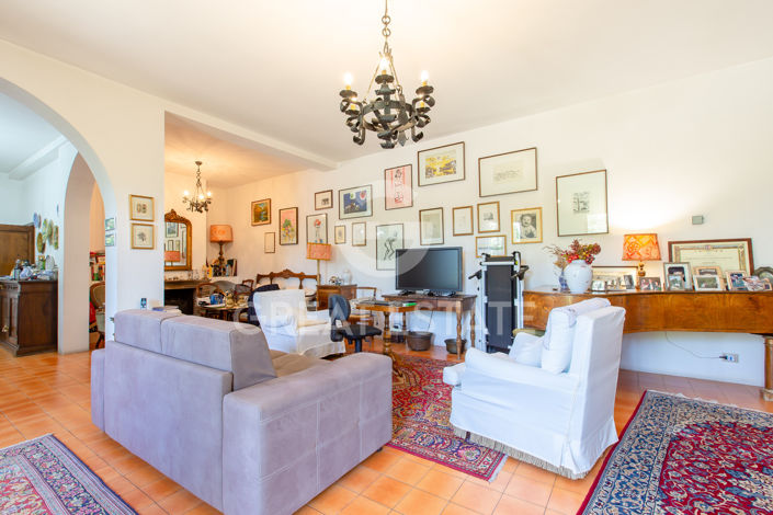 Image No.6-4 Bed Country House for sale