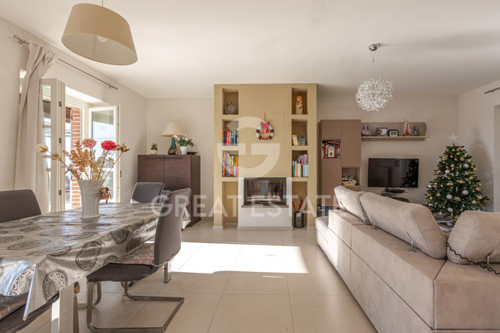 Image No.2-3 Bed Country House for sale