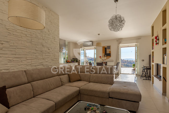 Image No.33-3 Bed Country House for sale