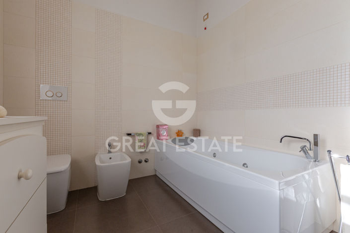 Image No.41-3 Bed Country House for sale