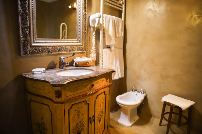 Image No.10-6 Bed Country House for sale