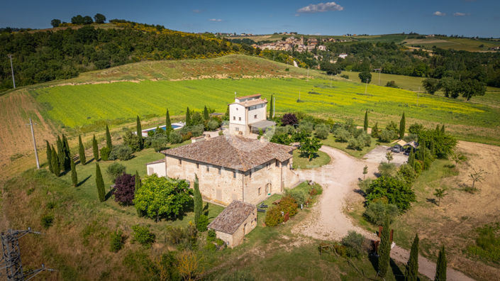 Image No.17-5 Bed Country House for sale