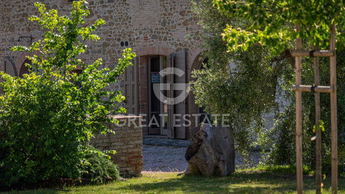 Image No.41-5 Bed Country House for sale