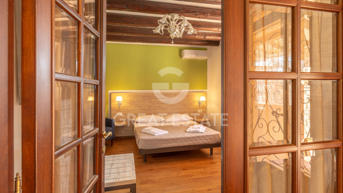 Image No.34-9 Bed Villa for sale