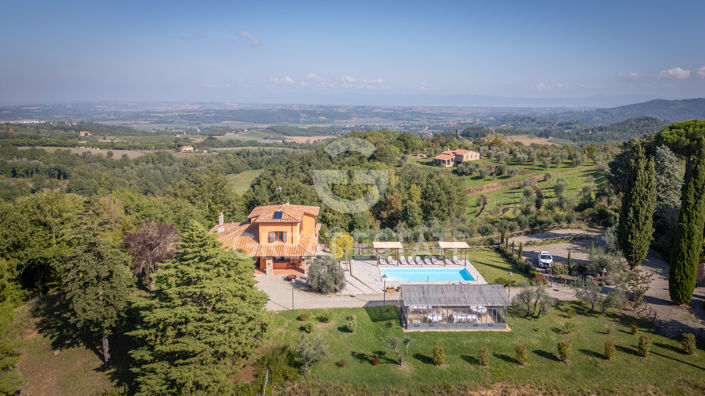 Image No.5-9 Bed Villa for sale