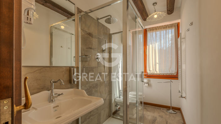 Image No.42-9 Bed Villa for sale