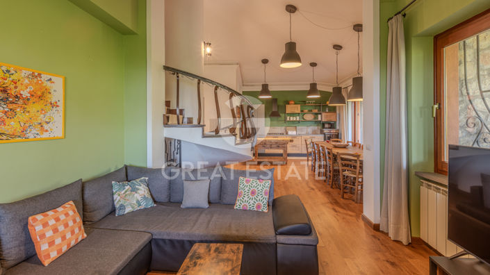 Image No.6-9 Bed Villa for sale