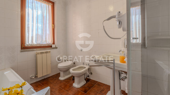 Image No.60-9 Bed Villa for sale