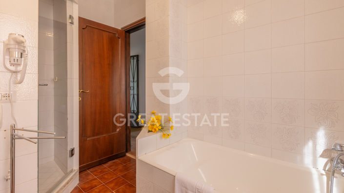 Image No.61-9 Bed Villa for sale