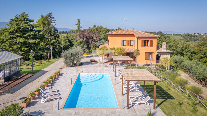 Image No.10-9 Bed Villa for sale