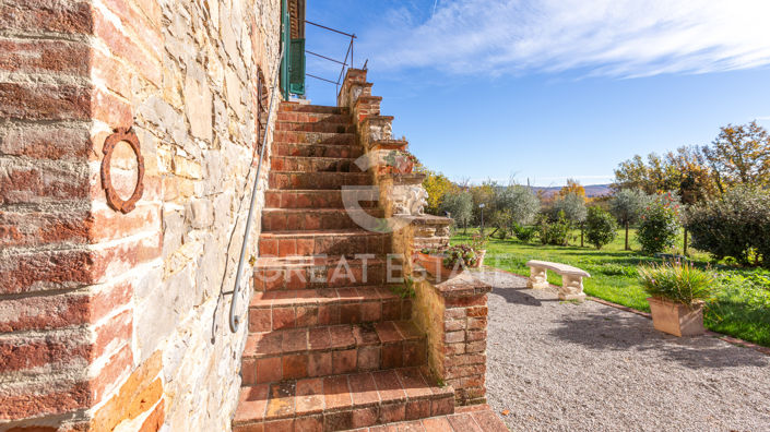 Image No.17-8 Bed Country House for sale