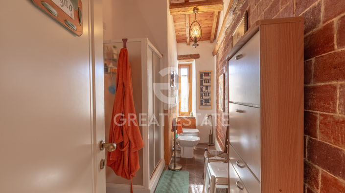 Image No.30-8 Bed Country House for sale