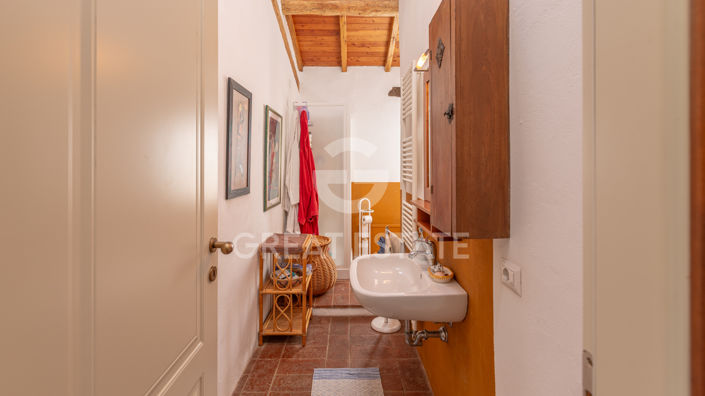 Image No.31-8 Bed Country House for sale