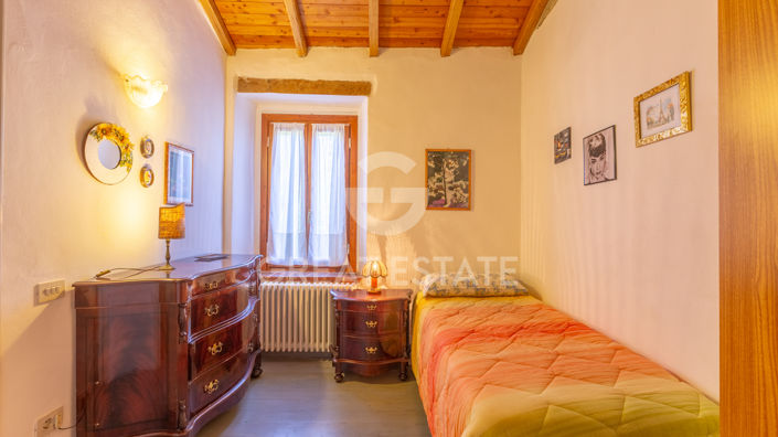 Image No.38-8 Bed Country House for sale