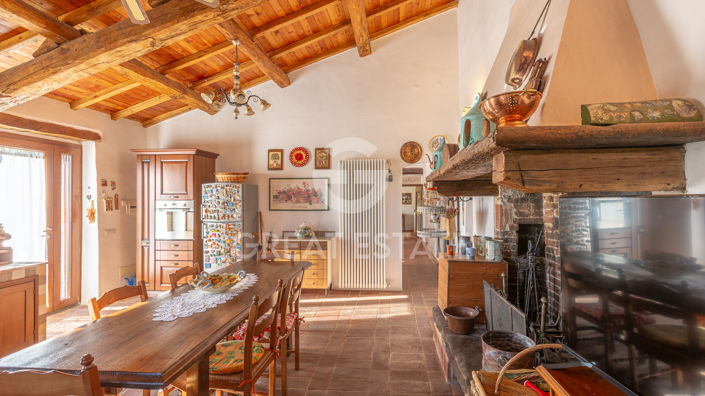 Image No.6-8 Bed Country House for sale