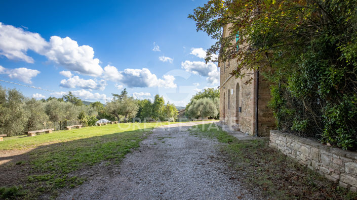 Image No.16-Maison de campagne de 15 chambres à vendre à Marsciano