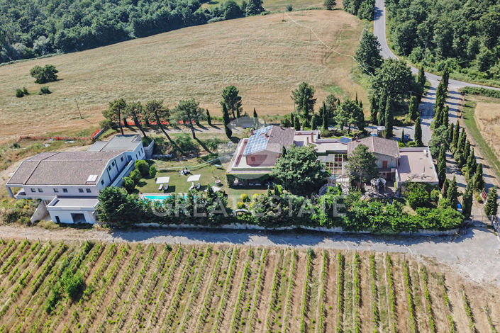 Image No.2-Maison de campagne de 7 chambres à vendre à Terni