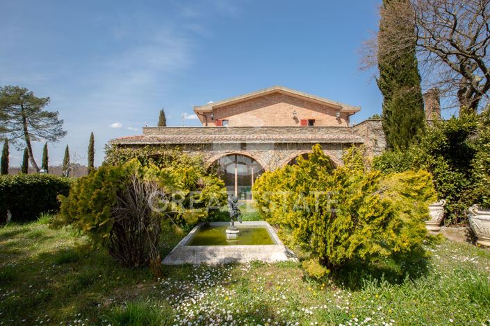 Image No.12-7 Bed Country House for sale