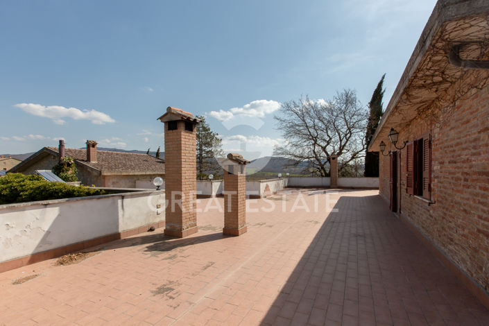 Image No.19-7 Bed Country House for sale