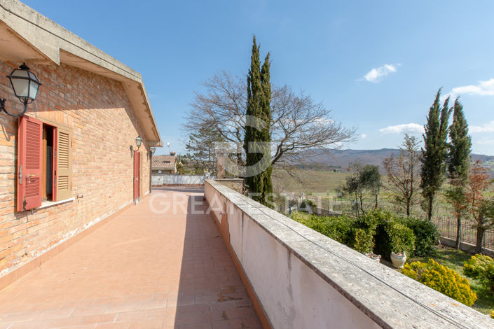 Image No.21-7 Bed Country House for sale