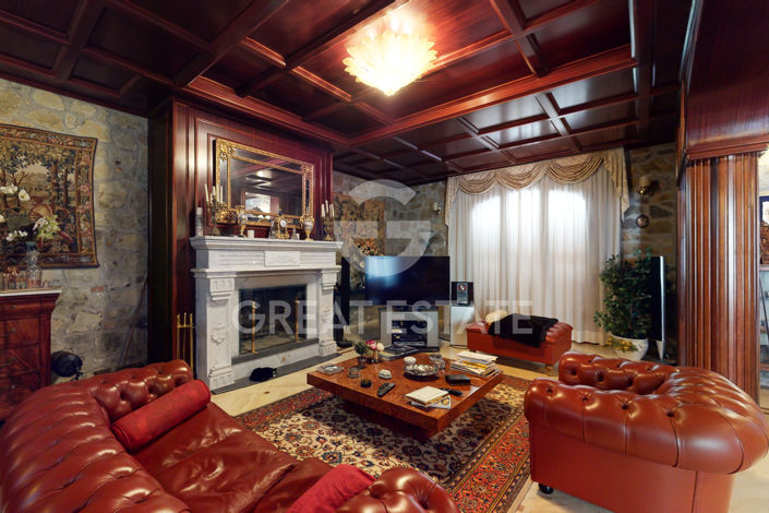 Image No.26-7 Bed Country House for sale