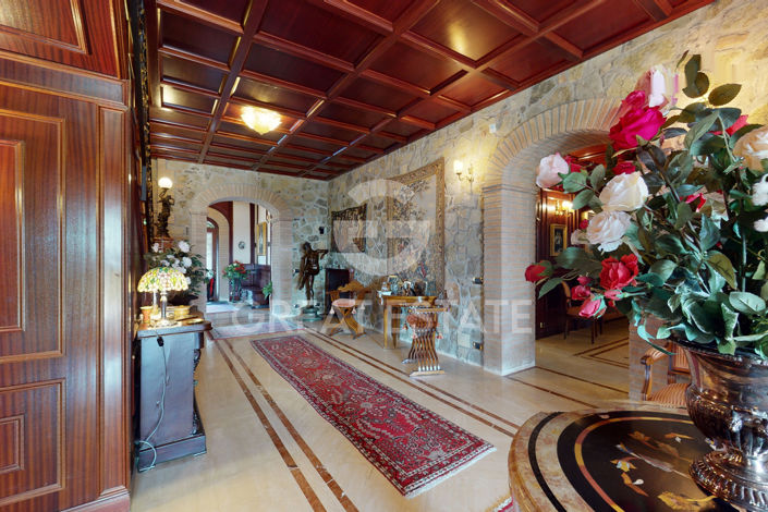 Image No.31-7 Bed Country House for sale