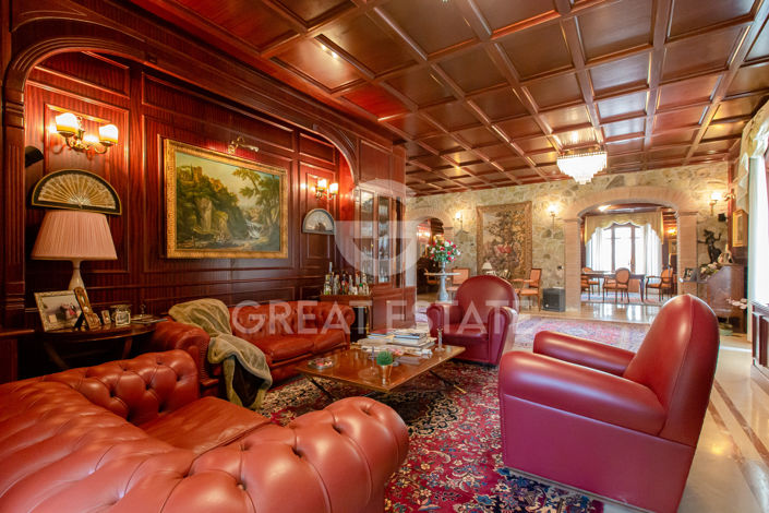 Image No.33-7 Bed Country House for sale