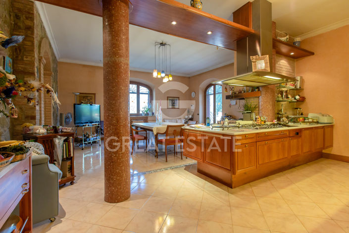 Image No.36-7 Bed Country House for sale