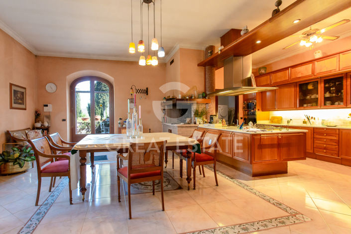 Image No.37-7 Bed Country House for sale