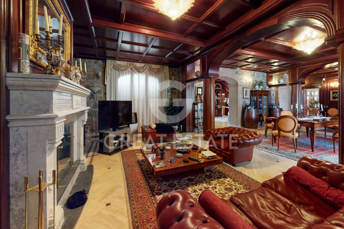 Image No.7-7 Bed Country House for sale