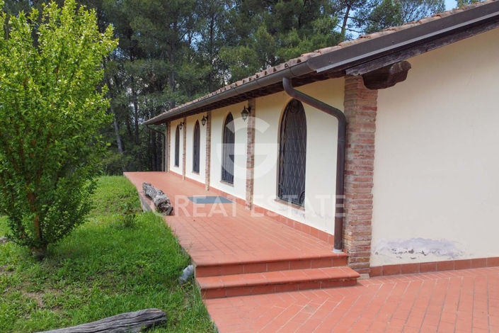 Image No.10-8 Bed Country House for sale