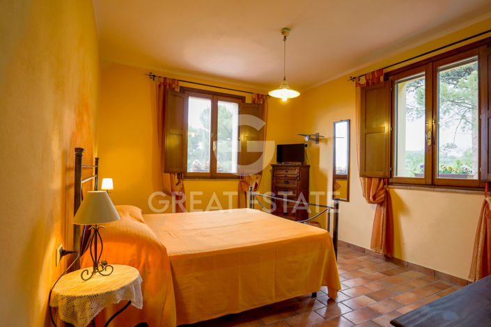 Image No.40-8 Bed Country House for sale