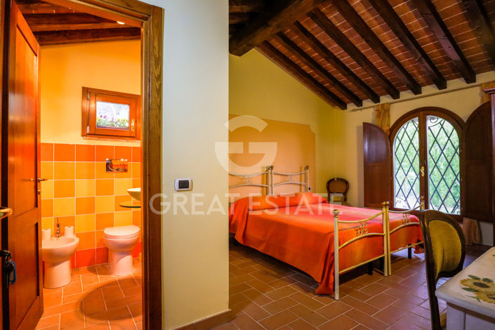 Image No.41-8 Bed Country House for sale