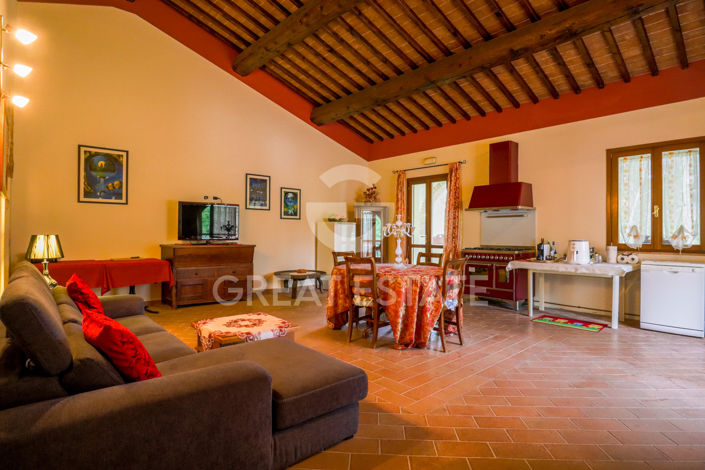 Image No.5-8 Bed Country House for sale