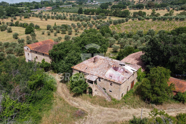 Image No.6-Maison de campagne de 1 chambre à vendre à Pérouse