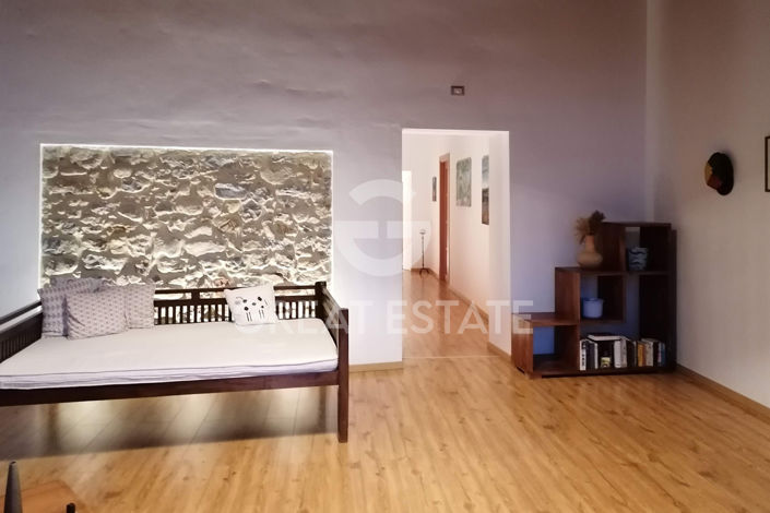 Image No.20-10 Bed Country House for sale