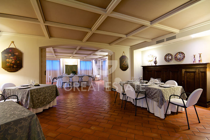 Image No.2-10 Bed Country House for sale