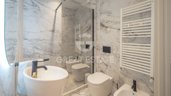 Image No.10-3 Bed Property for sale