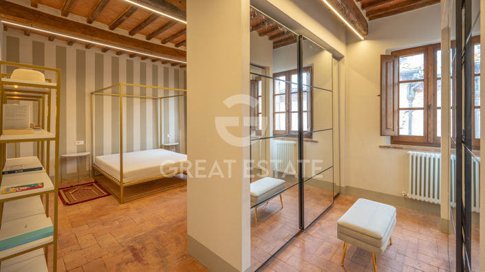 Image No.14-3 Bed Property for sale